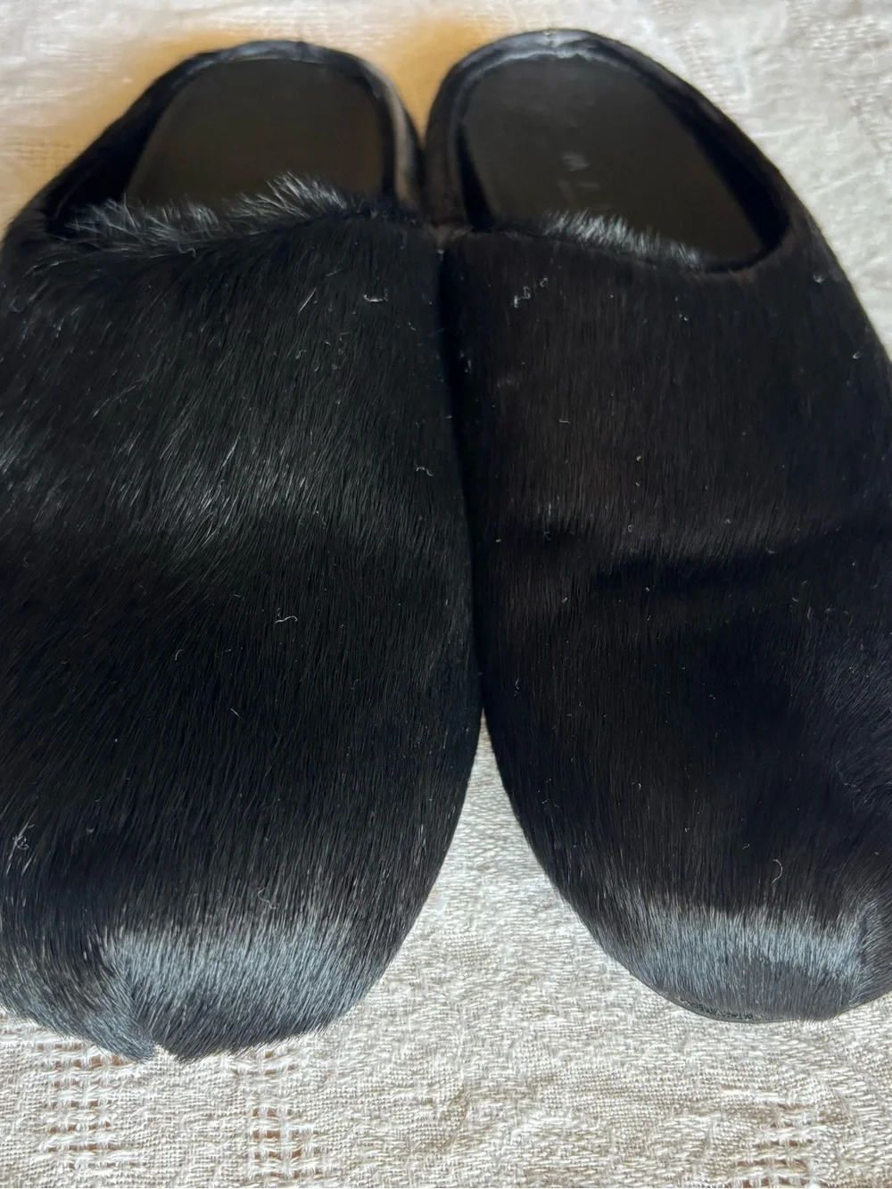 Marni Black Long-Hair Calfskin Fussbett Mules